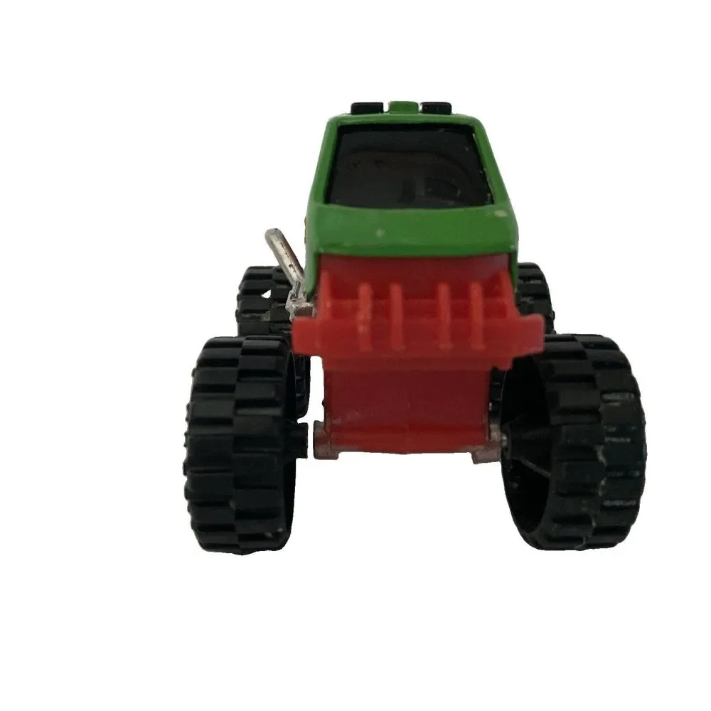 Greenbrier International Monster Truck Van X-Motion 1:64 Green/Red Big Wheels